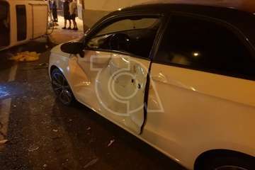  Aparatoso vuelco de un vehículo en la carretera de Melenara, a la altura del Callejón del Castillo (Foto TA)